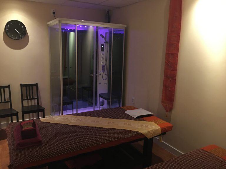 Foto van behandelingsruimte met spa decoratie