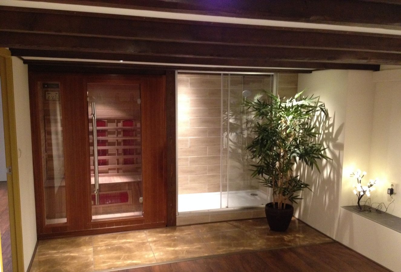 Behandelruimte met sauna bij Thai Thara Amsterdam Zuid