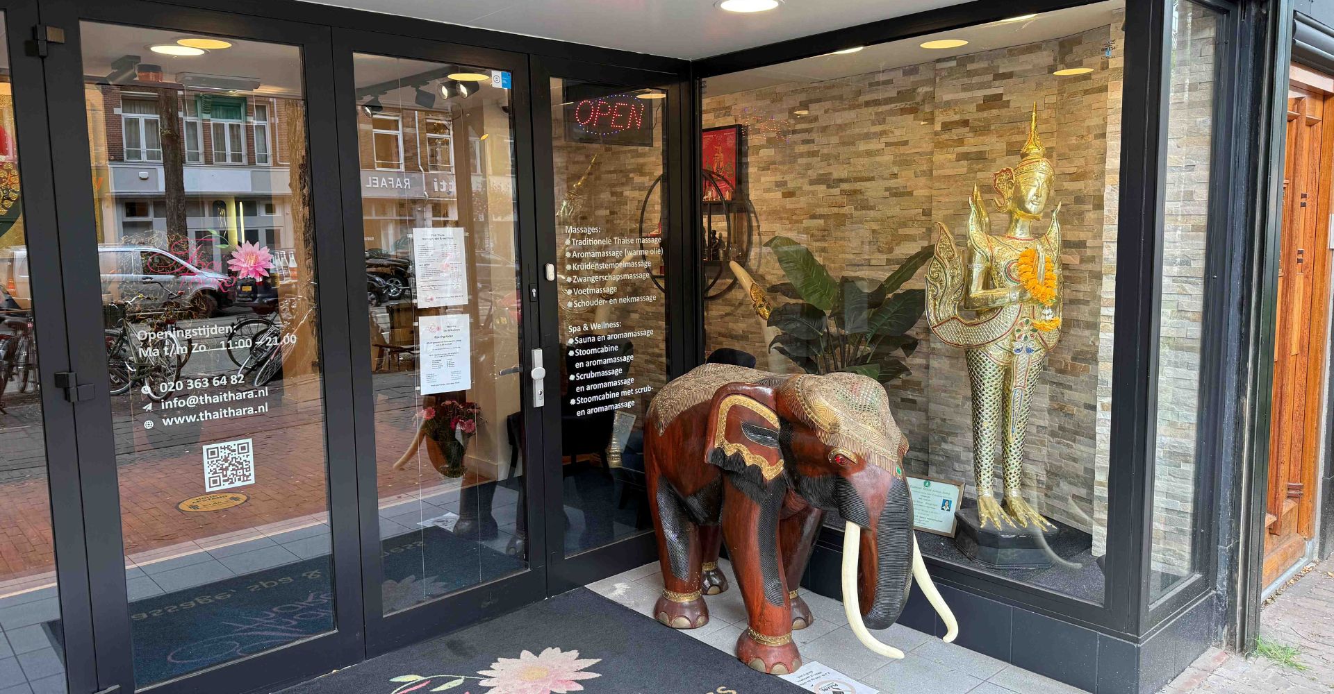 Entree van Thai Thara Bilderdijkstraat